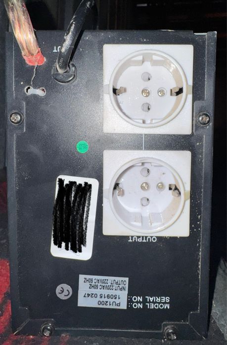 UPS (Uninterruptible Power Supply)