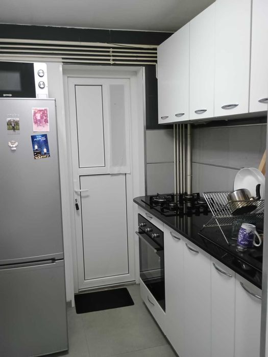 3 camere decomandat cf 2A - Al.Iezerului -  pret negociabil