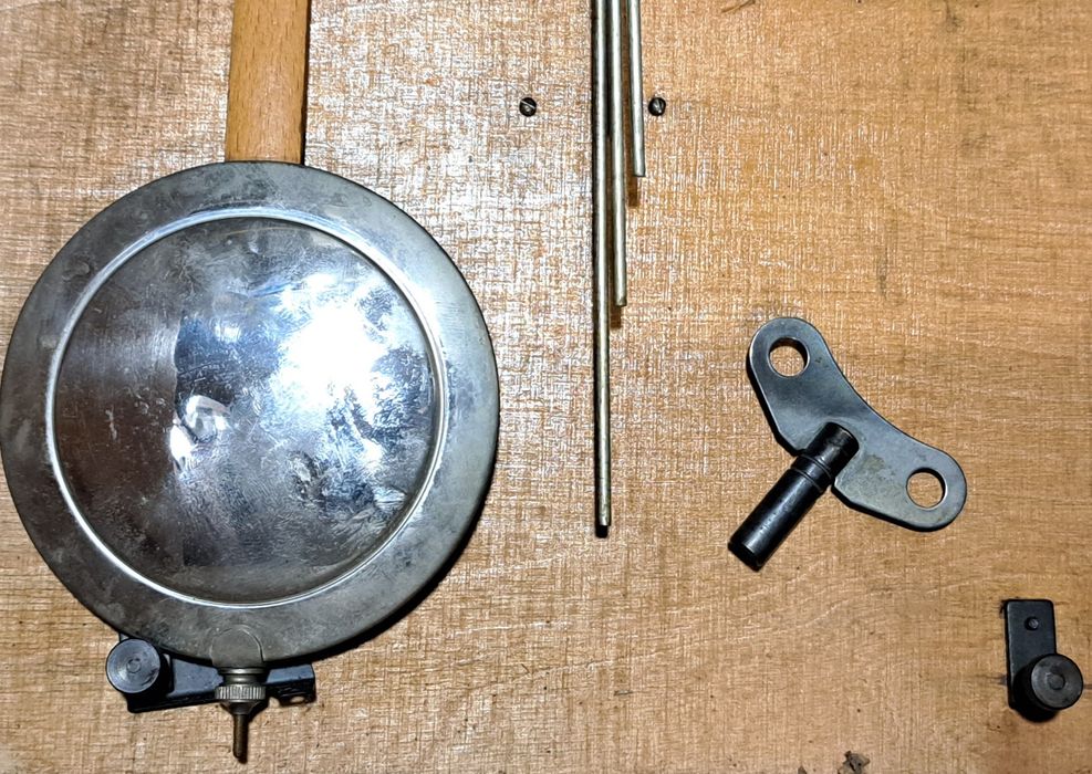 Стенен часовник Янтар