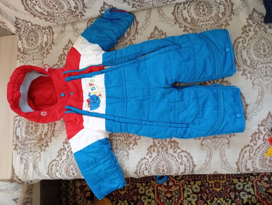 Зимний детский комбинезон