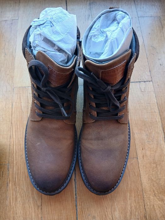 Ghete din piele de vițel,  mărimea 45 ,  400 lei negociabil