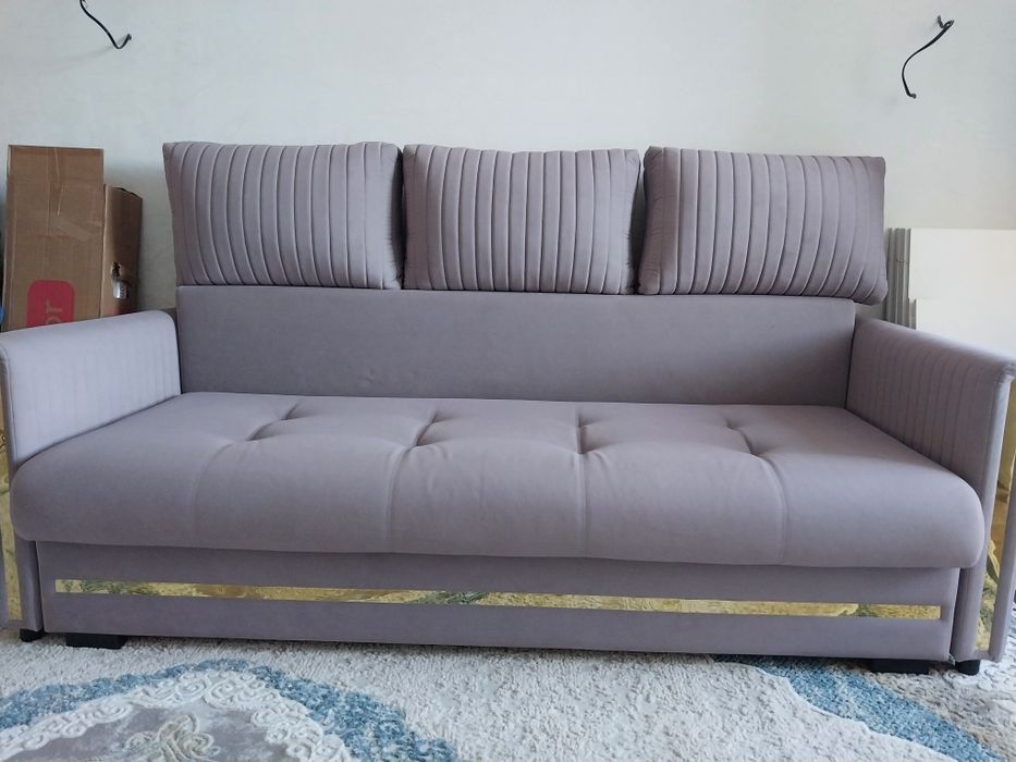 Продаю б\у диван в отличном состояни