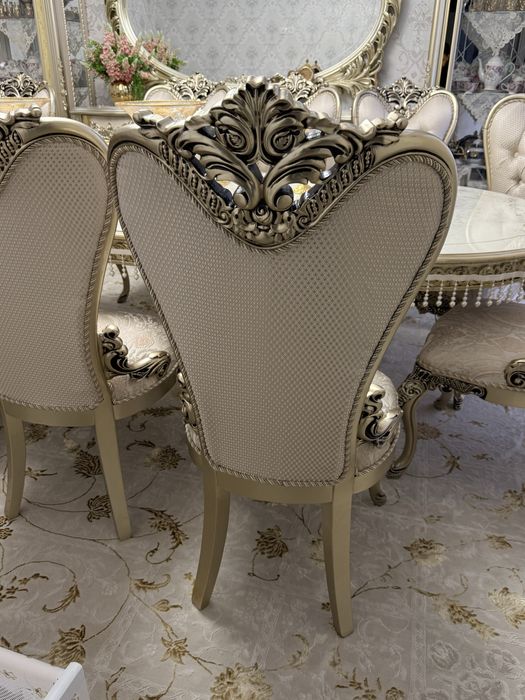 стол стулья новые