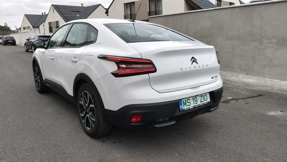 Mașină electrică Citroen C4 X înmatriculată