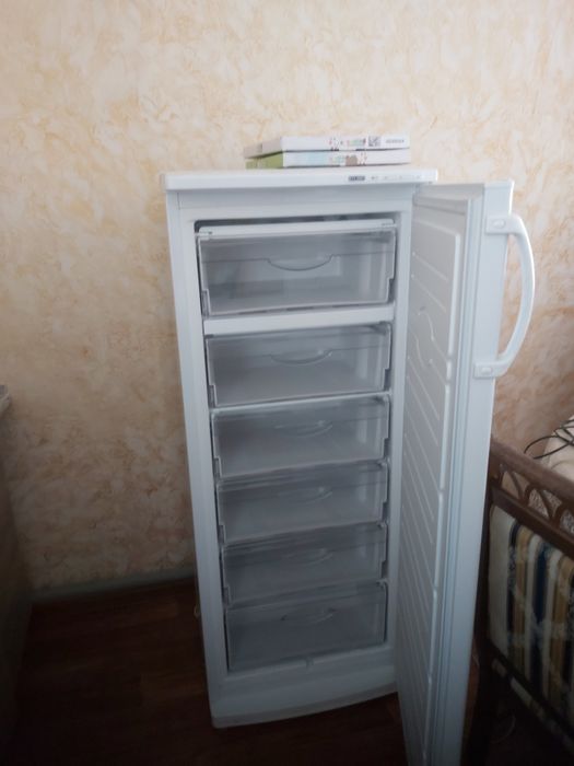 Продам морозильную камеру