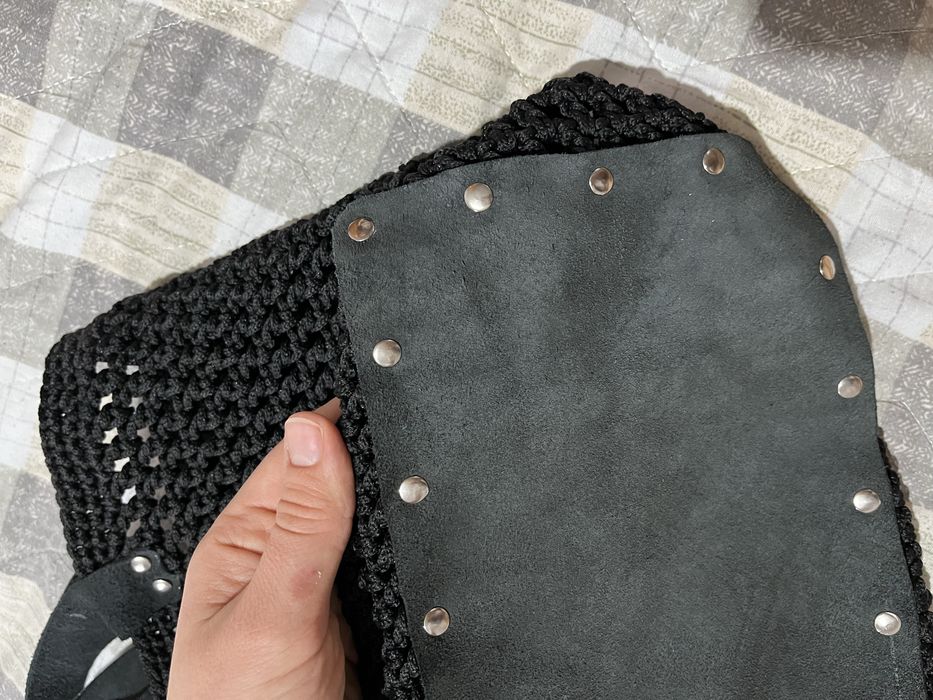 Черная сумка в сетку ручной работы