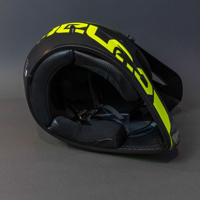 Каска с очила за ел. тротинетка , велосипед , мотокрос