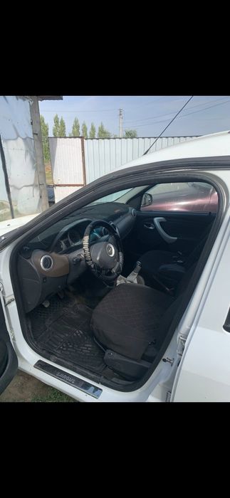 Продам ЛАРГУС 1.6