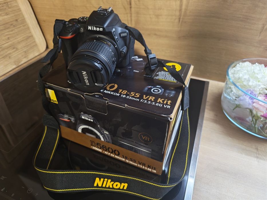 Nikon D5600 kit obiectiv 18-55