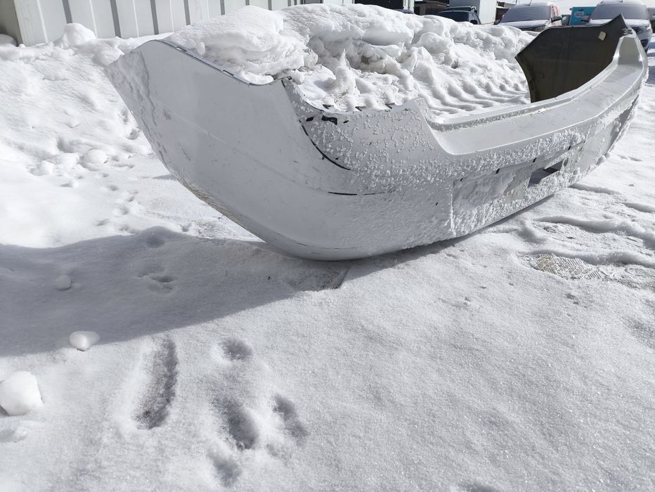 Продам б/у бампер кобальт