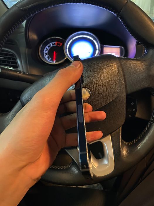 Продам iphone 13 128gb