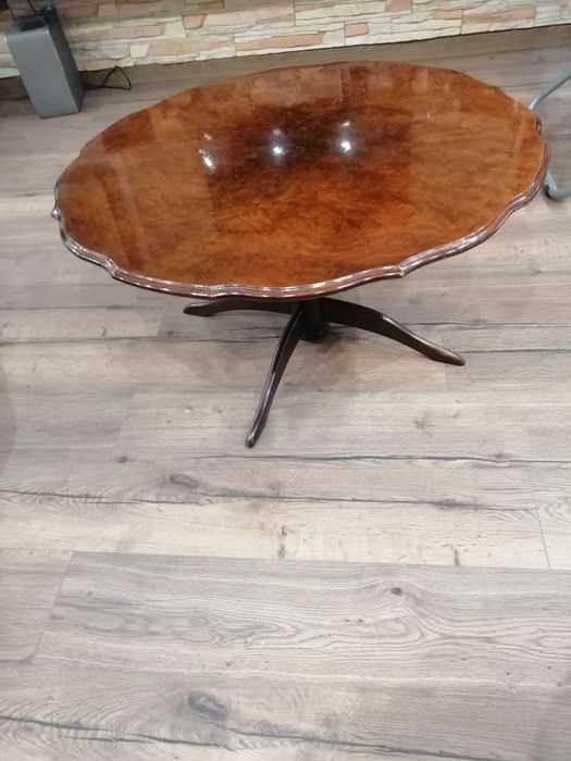 Холна маса от масив