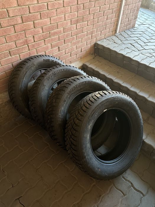 Продам Шины зимние