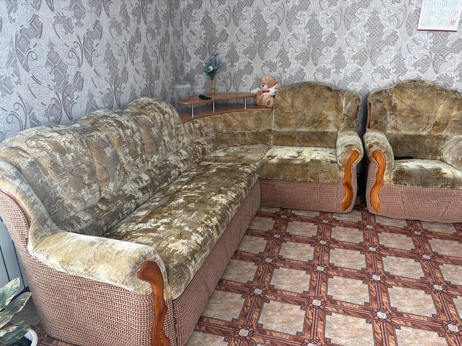 Продам диван угловой