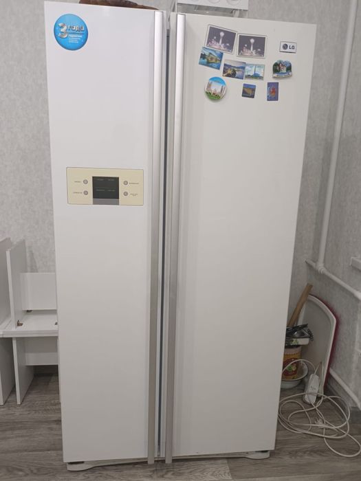Холодильник двух дверный LG