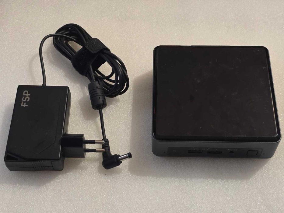 Mini PC Intel NUC 8 (NUC8i3BEK) - Core i3 Gen 8, 8GB RAM, 256GB SSD