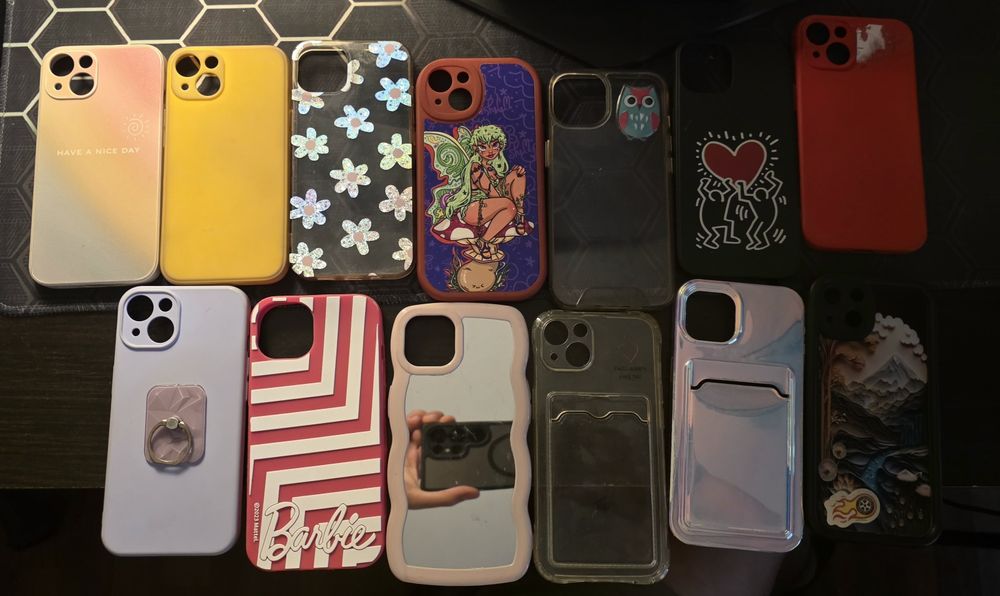 13 Huse pentru iPhone 13
