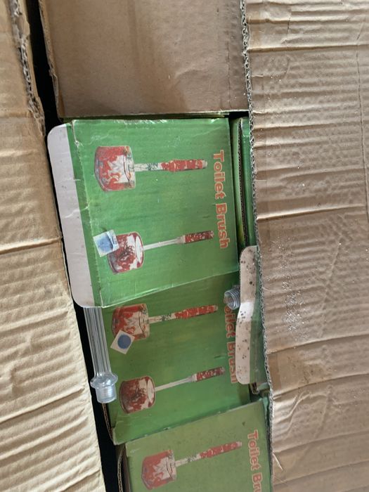 Сапунерки, четки за тоалетни, поставки за четки за зъби