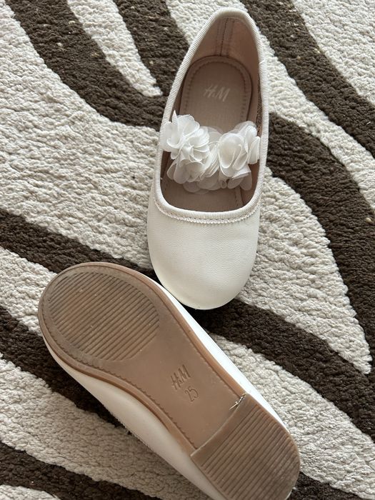 Vand pantofi / balerini h&m marimea 25