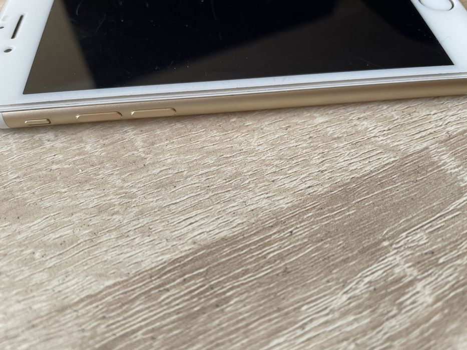 Продам Iphone 7