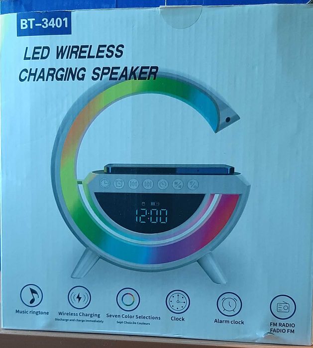 Smart LED лампа-зарядно с високоговорител и часовник
