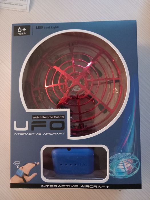 Mini OZN cu ceas, control gestual cu senzori