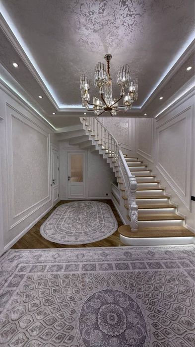 Продается 2 этажный дом с 6 комнатами площадью 2,7 соток