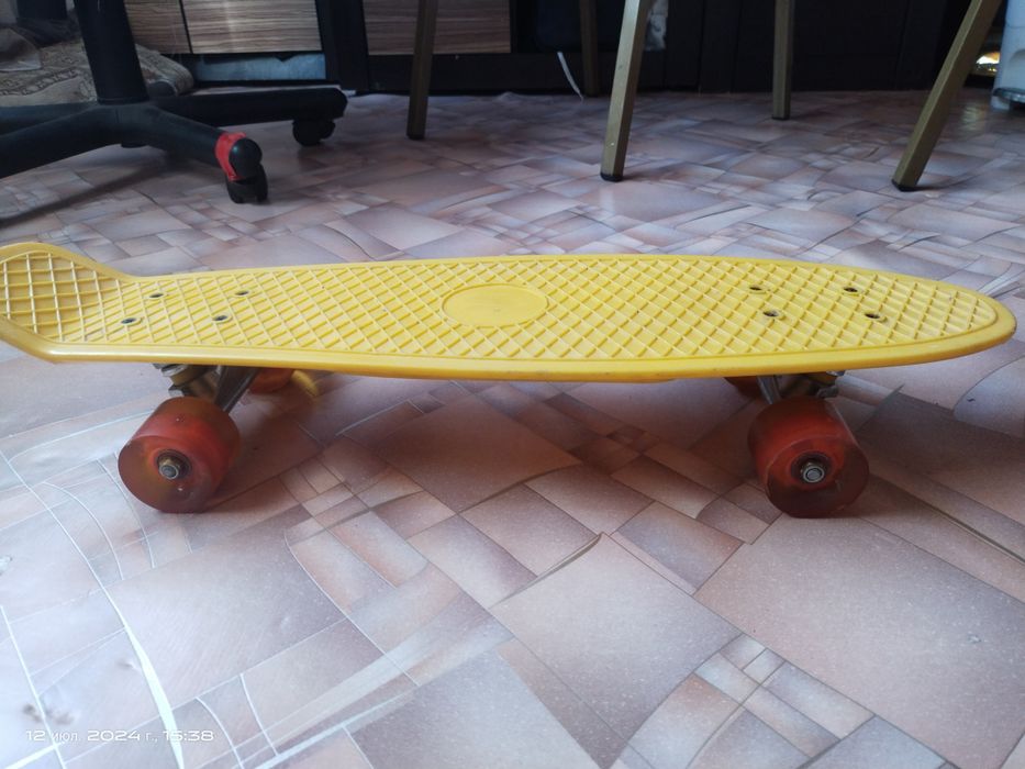 Продам скейт- пениборд