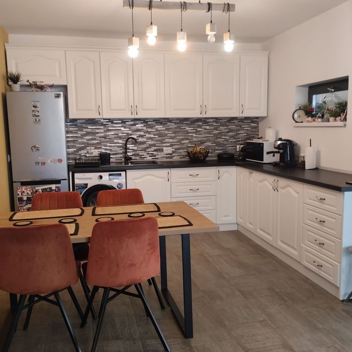 Vand sau Schimb casa in Clocociov