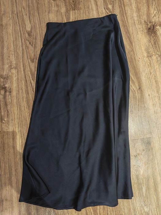 Атласная школьная юбка