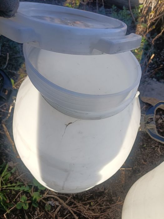 Продаю бочки пластиковые б/у