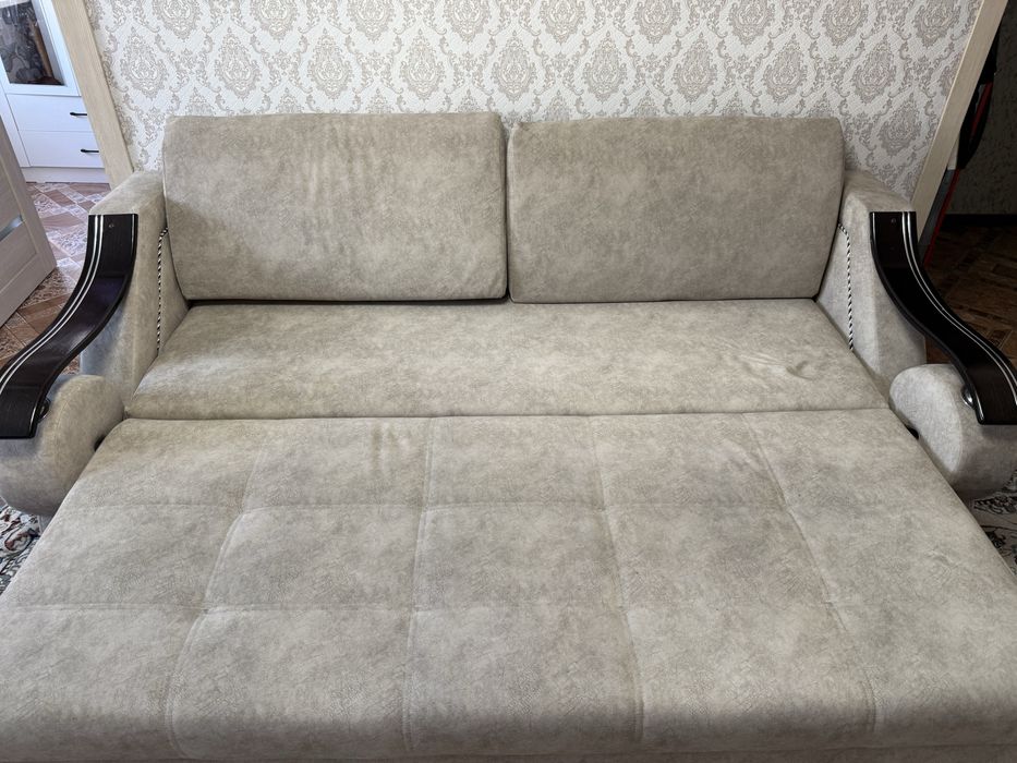 Продам ДИВАН Двухспальный