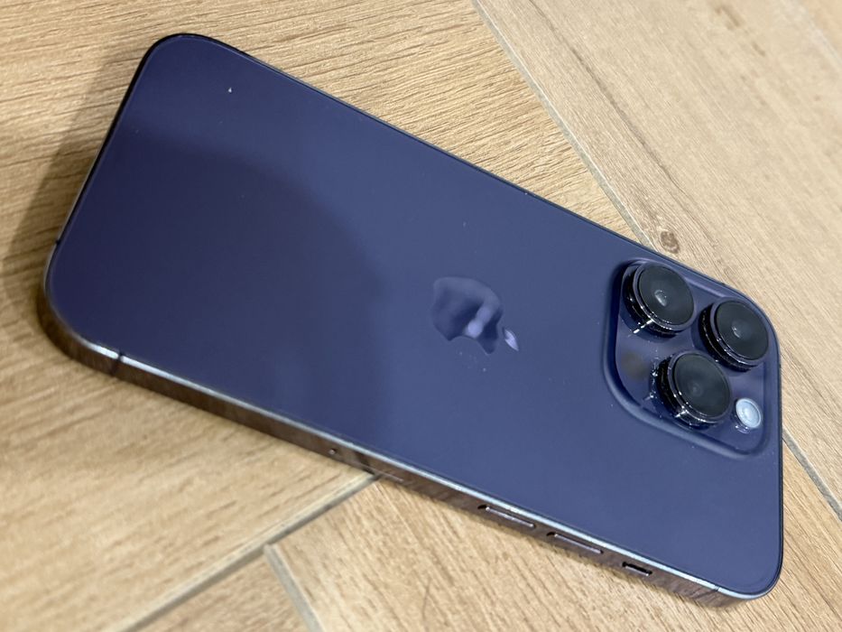 Продам Iphone 14 pro.
