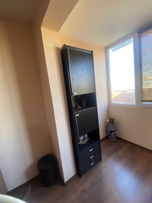 Продавам модулна секция (3 части с витрина) + допълнителен масивен шкаф - бързо взимане - 50 евро