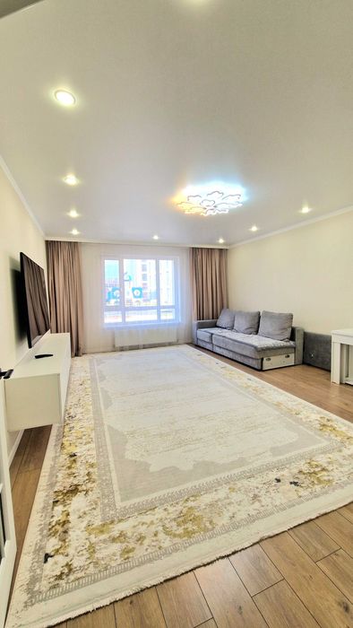 просторная 3 комнатная квартира по Турану, ЖК Cosmik City