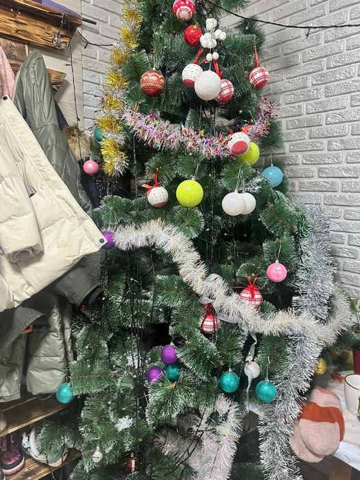 Ёлка в отличном состоянии