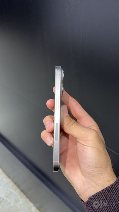Apple 15 pro titan