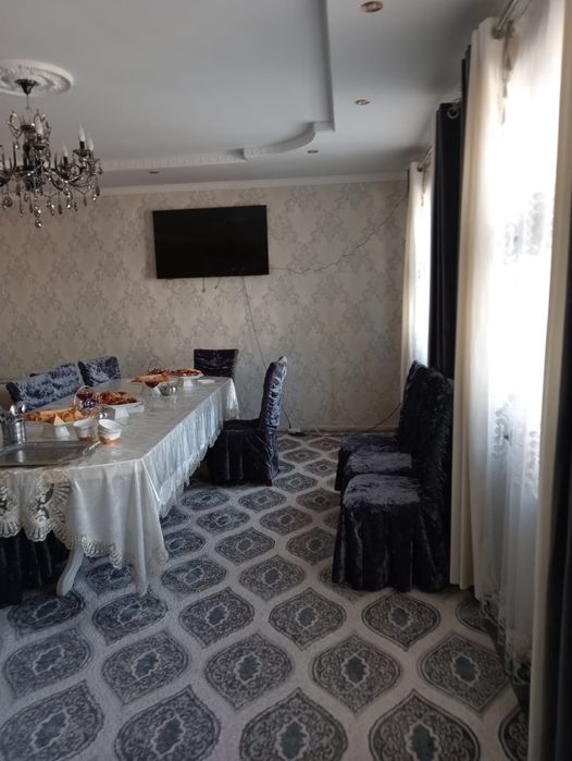 Срочно продам стол со стульями 120000