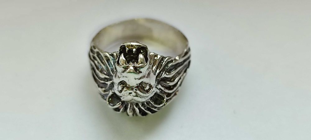 Серебряное кольцо ЛЕВ