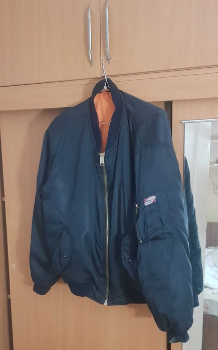 продаю куртку бомбер