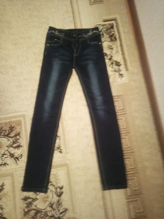 продам новые джинсы
