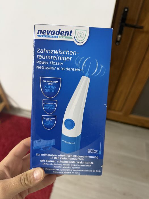 Dispozitiv pentru curatarea placii bacteriala