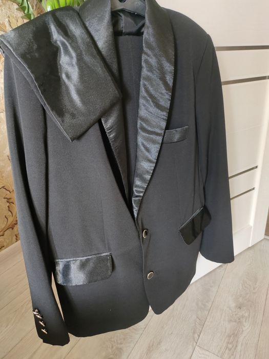 Костюм мужской .