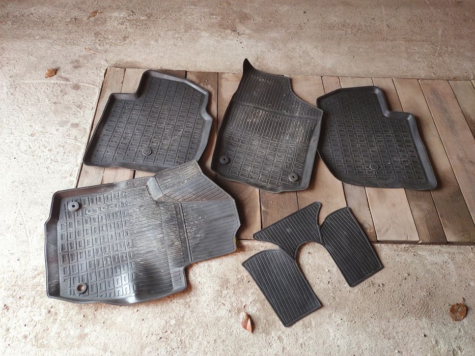 Полики резиновые.