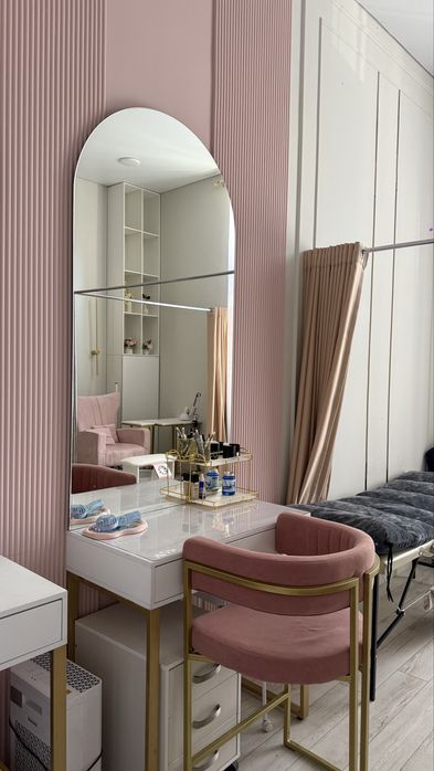 Продам столики для визажиста