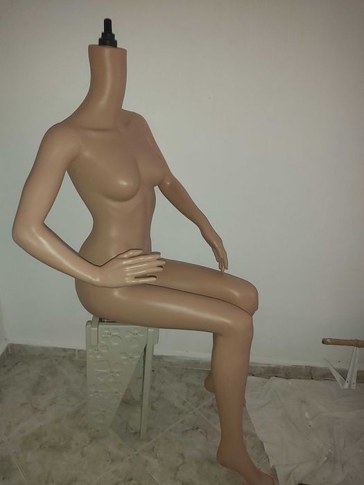 Манекени дамски в добро състояние