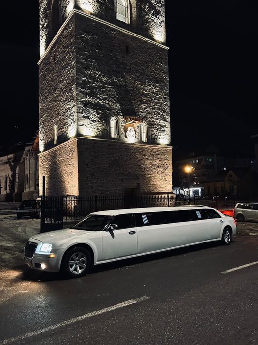 Limuzină Chrysler 300C pentru evenimente