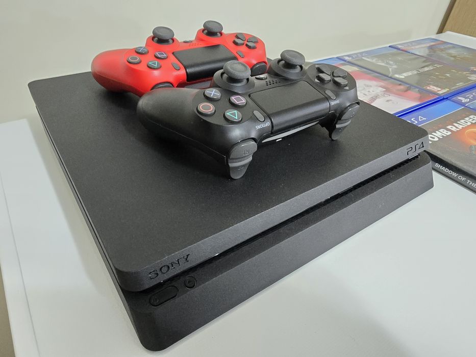 PS4 slim 1TB  CUH-2216B + 2 controllere + 7 jocuri