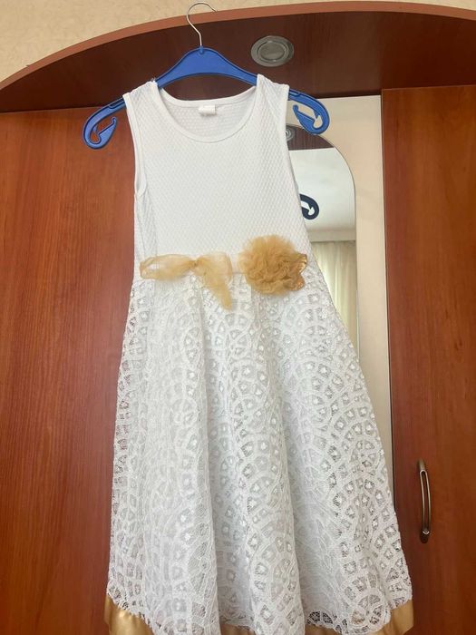 Детски рокли бели