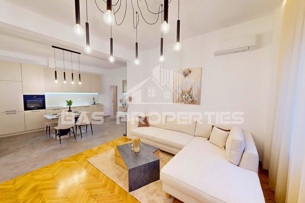 Продава се Тристаен апартамент в София, Център - 90 кв.м за 2805 €/кв.м - Снимка #2